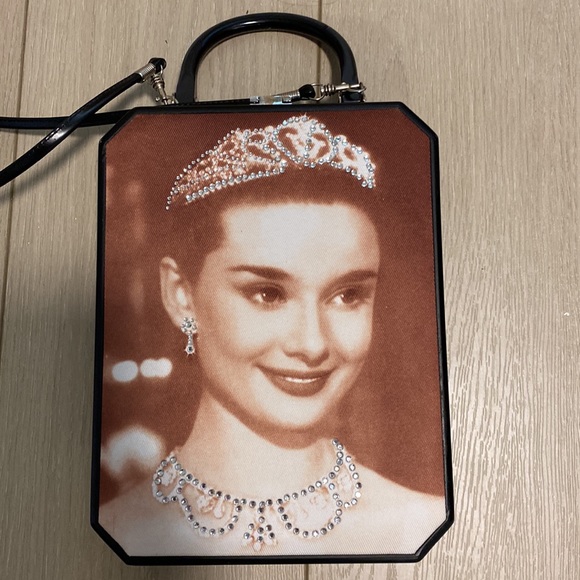 Audrey Hepburn purse with Crystals - Picture 3 of 6